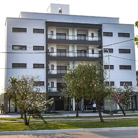 Departamento En Complejo Residencial Con Cochera Resistencia Exterior foto